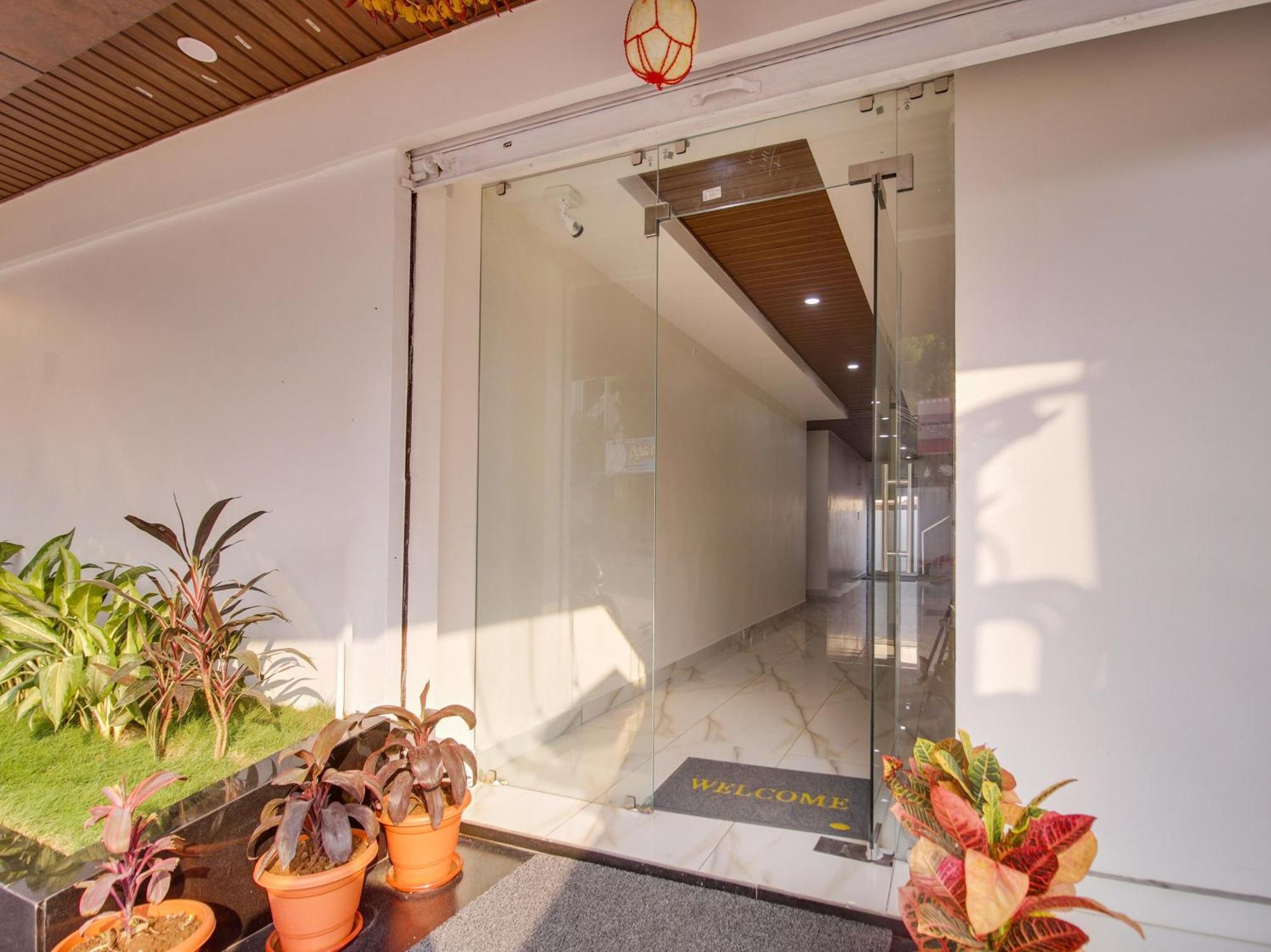 Hotel O Rr Residency Khammam Eksteriør billede