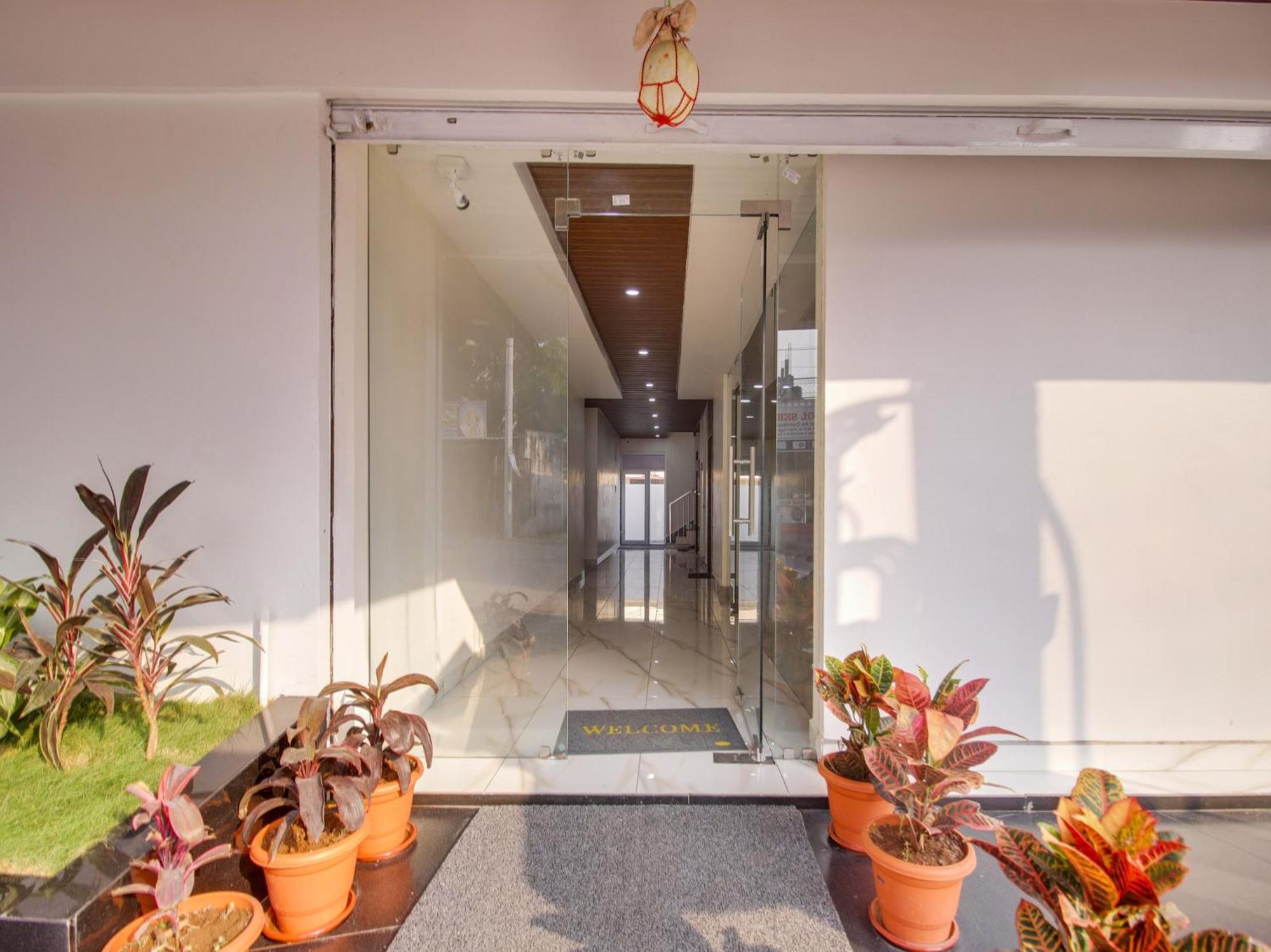 Hotel O Rr Residency Khammam Eksteriør billede